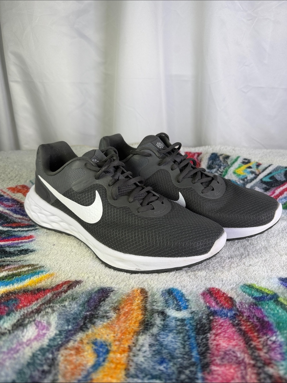 Nike Men’s Athletic Running Shoes - Dark Gray/White